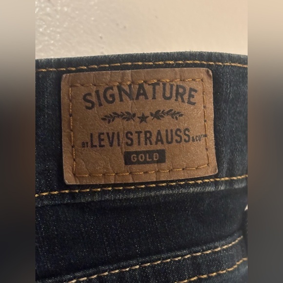 Signature by Levi Strauss Gold Mid Rise Bootcut Women, Dark Wash, 24M 37x32 - Picture 3 of 5